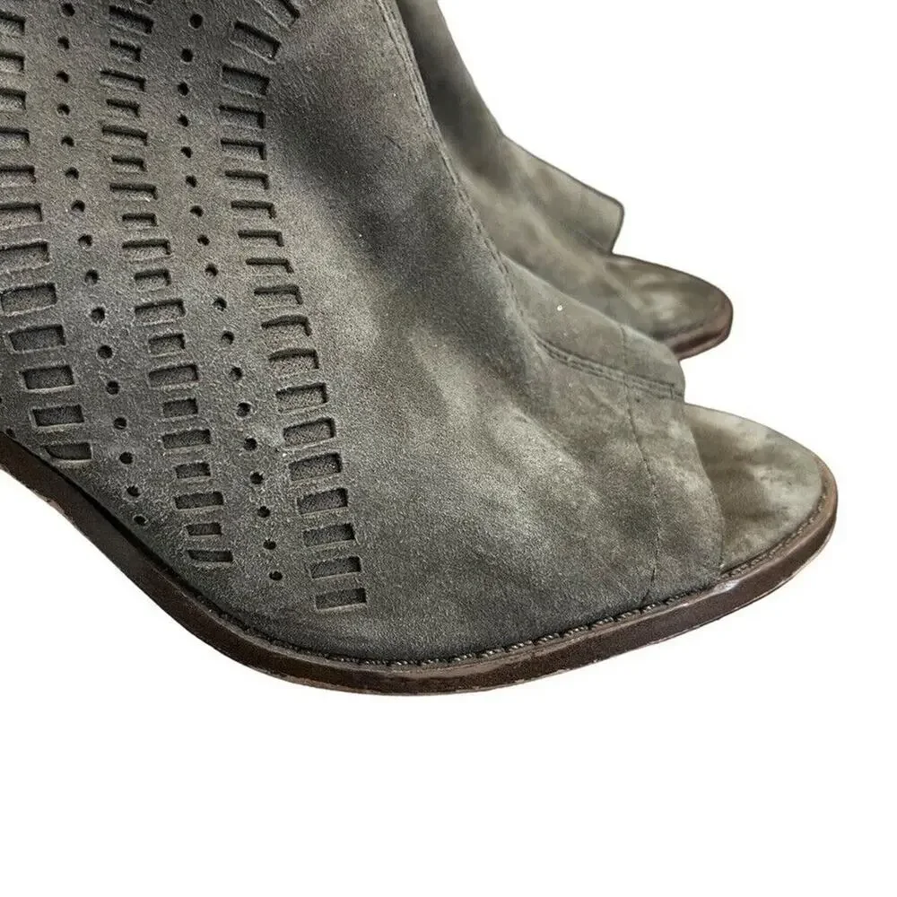 Vince Camuto good used